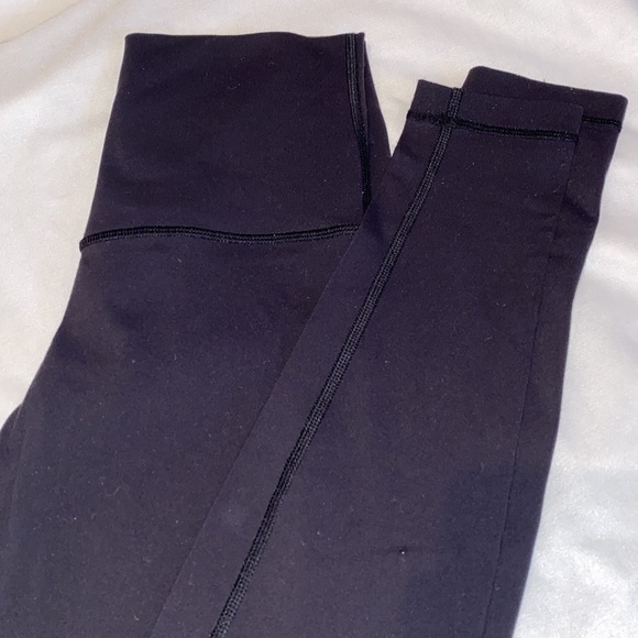 LIKE NEW all black full length high rise lululemon leggings - Picture 2 of 5